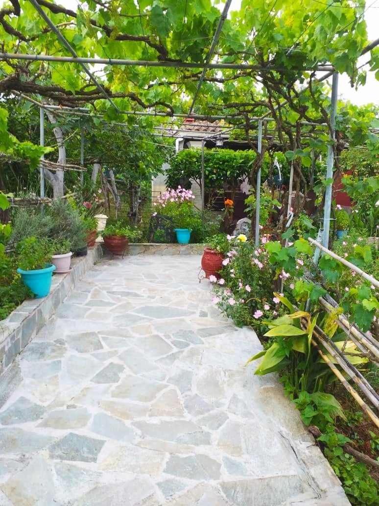 Malotu Resort Sinarades ภายนอก รูปภาพ